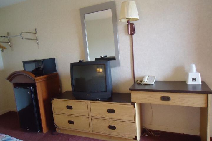 Room 4 of 14