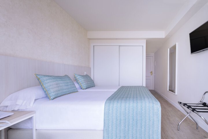 Room 4 of 87