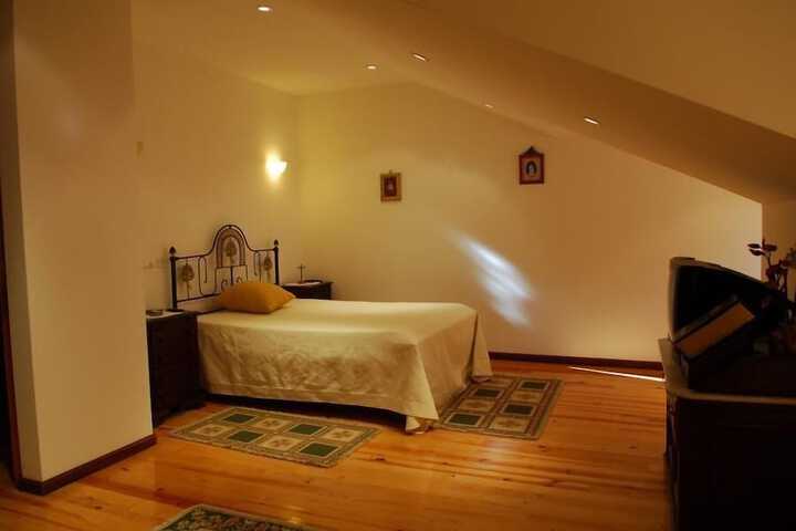 Room 7 of 70
