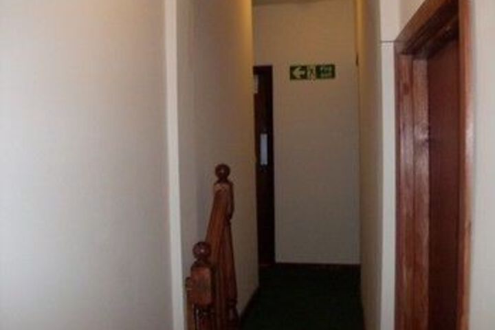 Ballroom/Hall 12 of 18