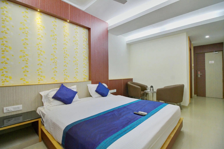 Room 4 of 4