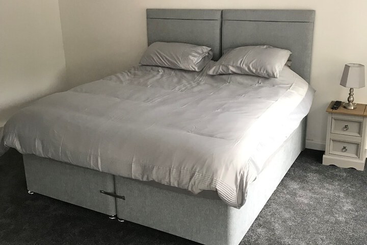 Room 5 of 38