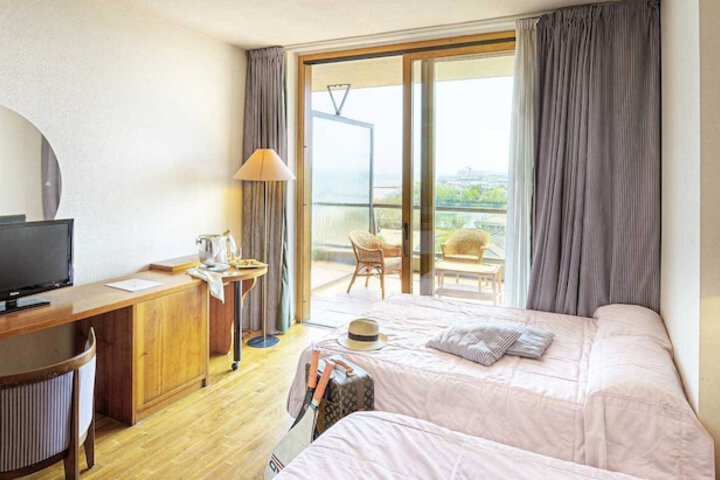 Room 4 of 22