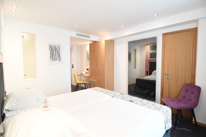 Room 49 of 104