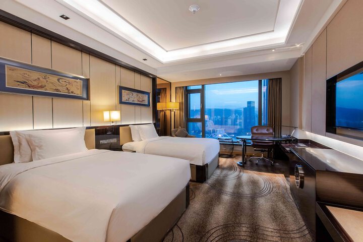 Room 25 of 133