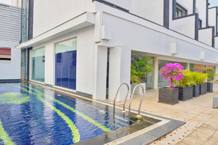 Pool Hotel