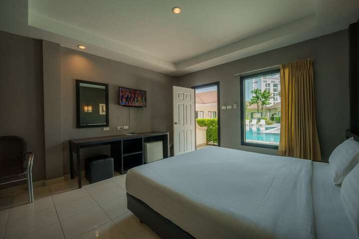 Room 12 of 49