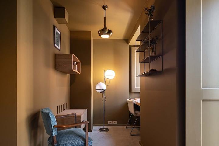 Room 21 of 68