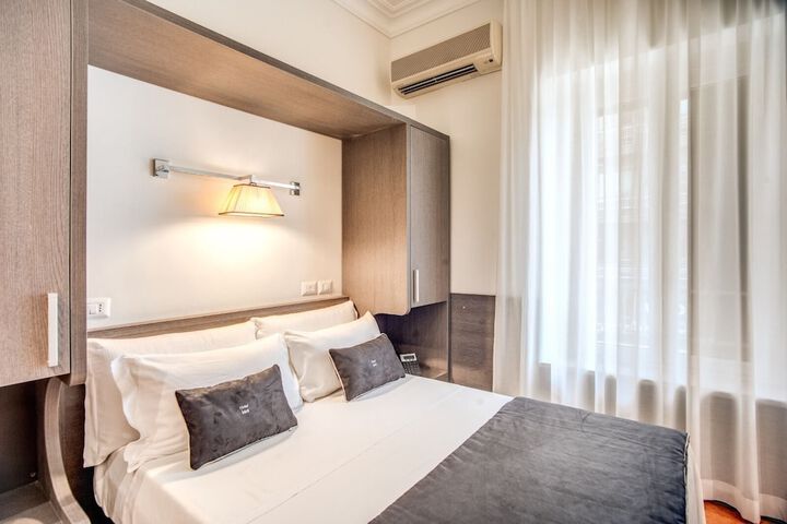Room 10 of 30