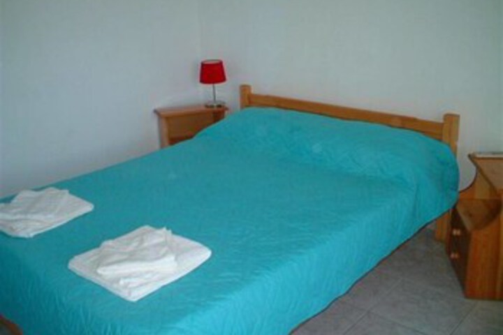 Room 6 of 13