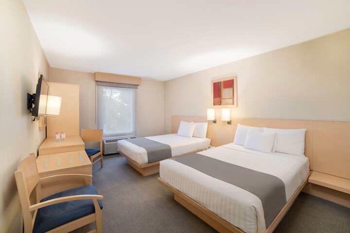 Room 12 of 47