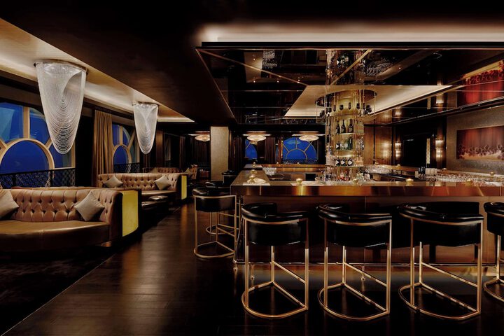 Lounge 95 of 128