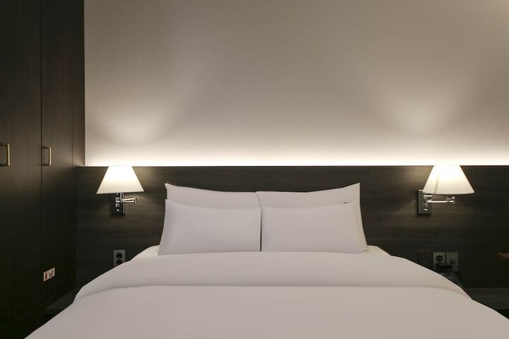 Room 12 of 70