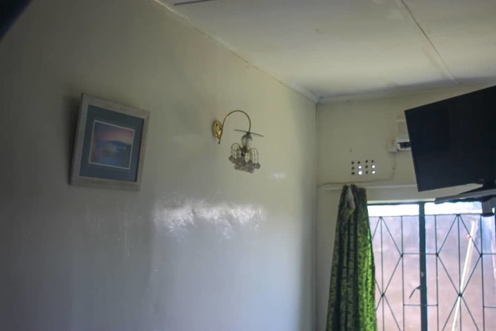 Room 12 of 34