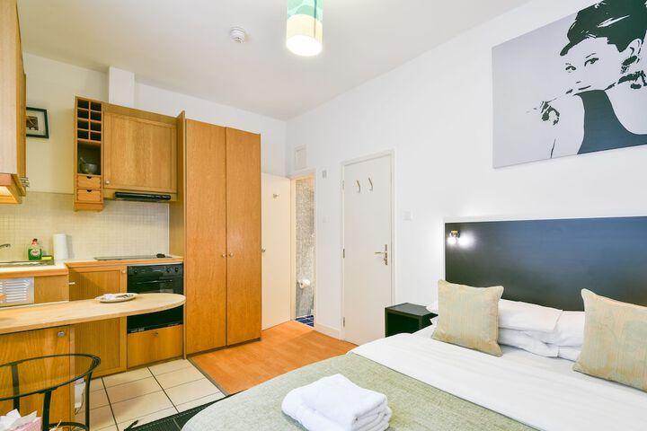 Room 15 of 50