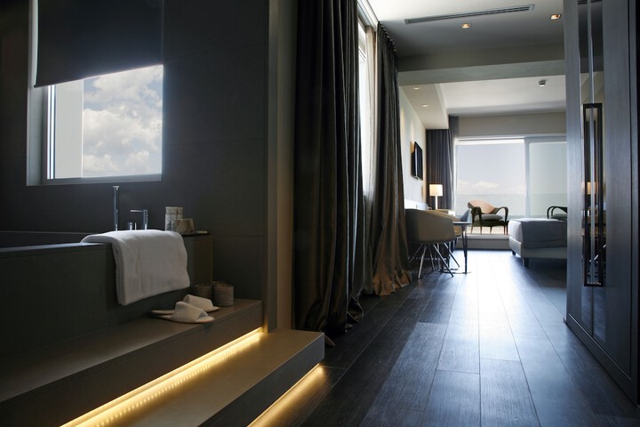 Room 44 of 105