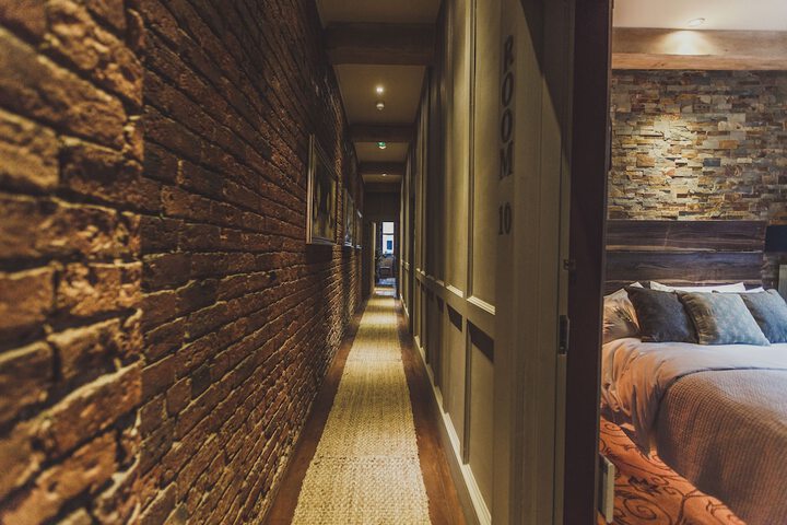 Room 8 of 42