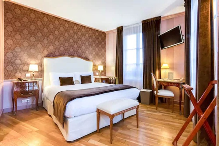 Room 15 of 38