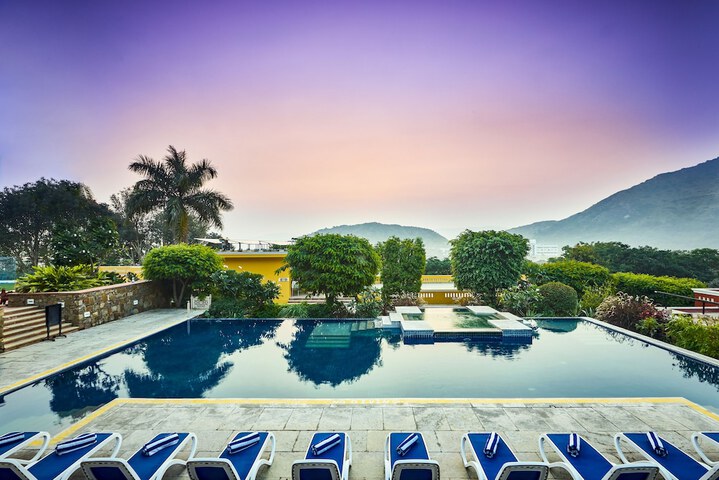 Pools & Facilities