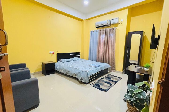 Room 12 of 19