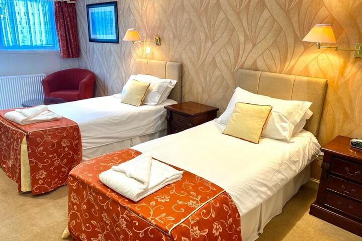 Room 8 of 36