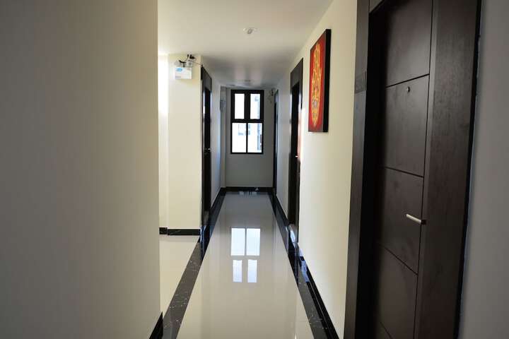 Ballroom/Hall 36 of 45