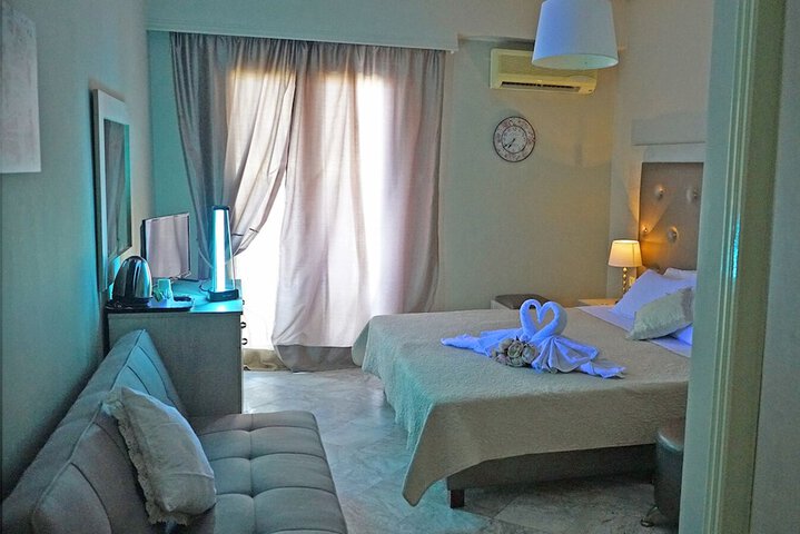 Room 10 of 30