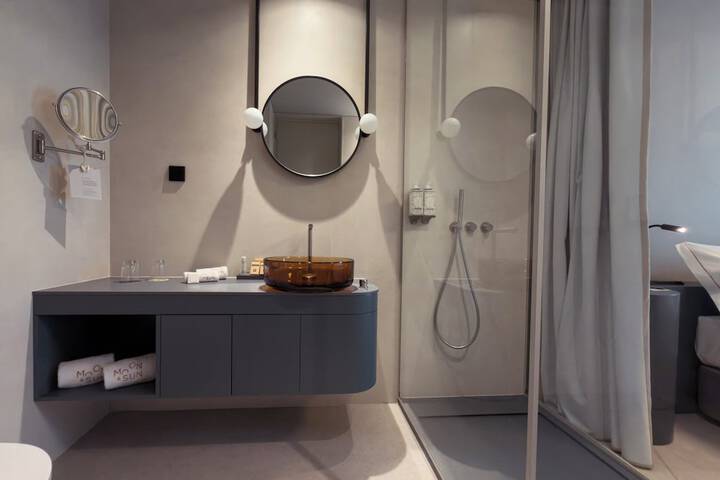 Room 28 of 51