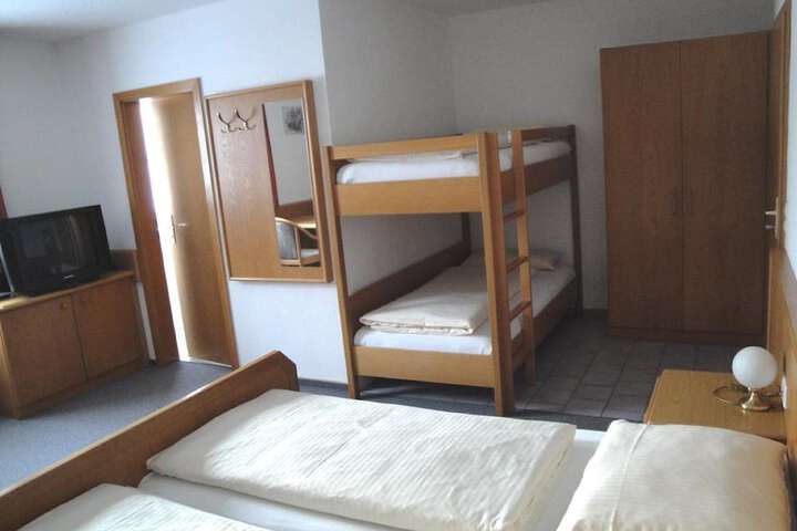 Room 15 of 30