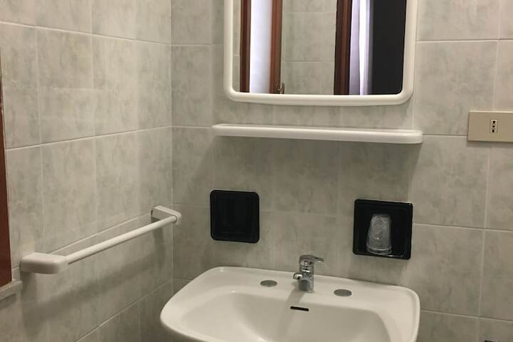 Room 17 of 29