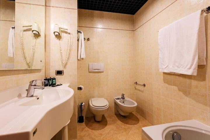 Clean Restrooms