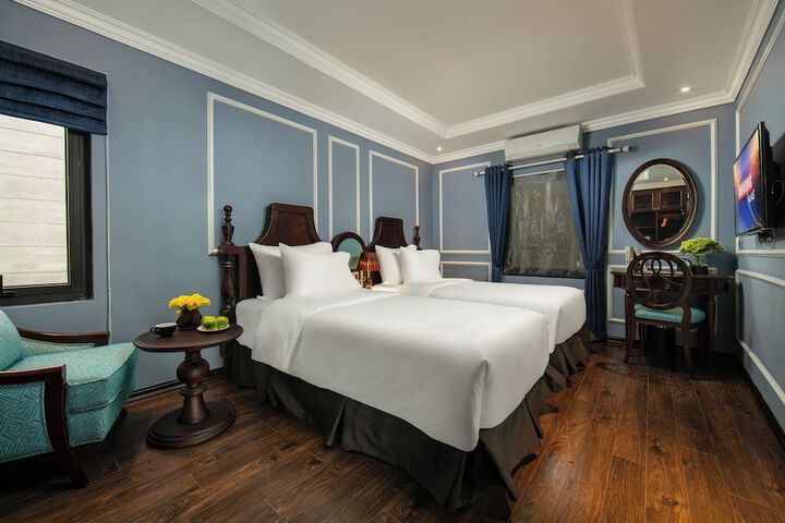 Room 9 of 35