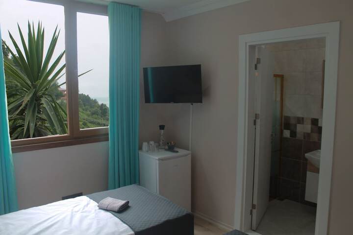 Room 2 of 40
