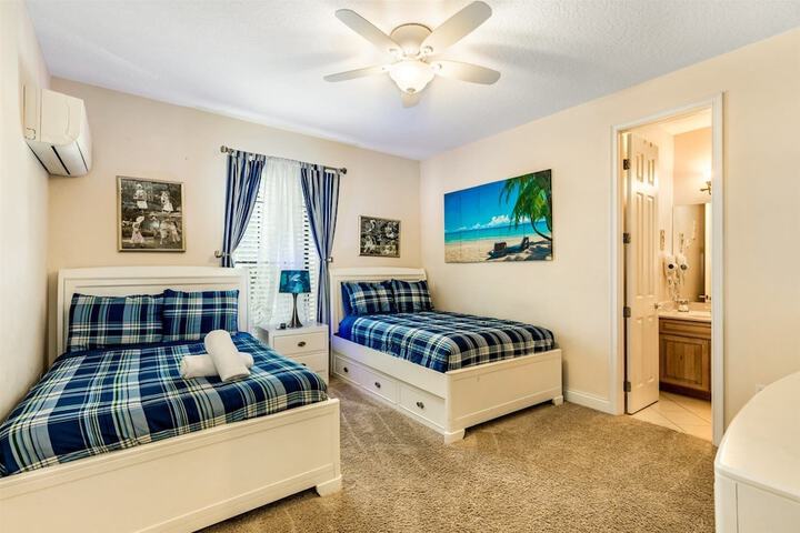 Room 5 of 38