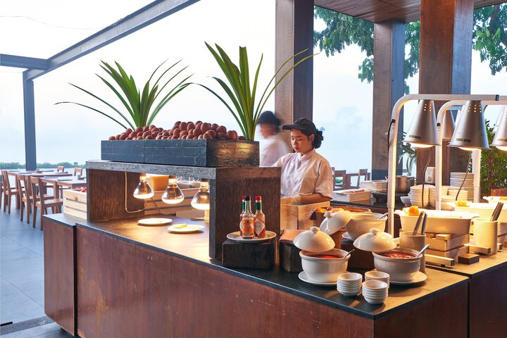 Breakfast/Coffee Service 80 of 109