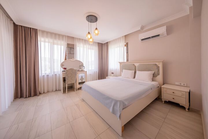 Room 28 of 48