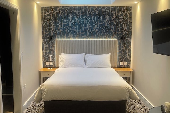 Room 41 of 85