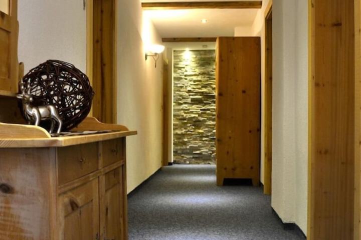 Room 5 of 22