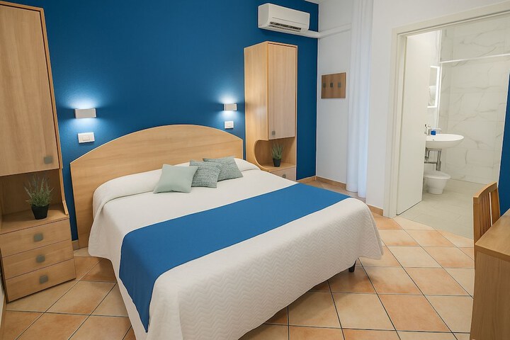 Room 7 of 25
