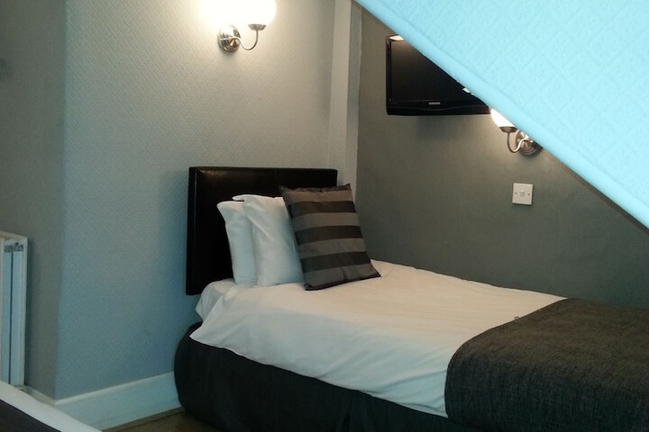 Room 12 of 43