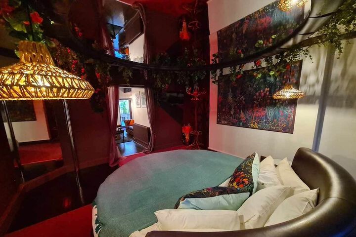 Room 78 of 272