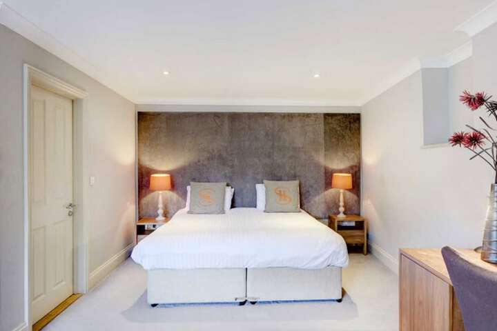 Room 12 of 65