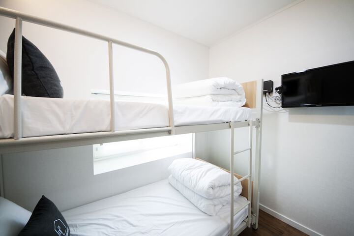 Room 10 of 44