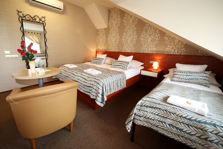 Room 14 of 42