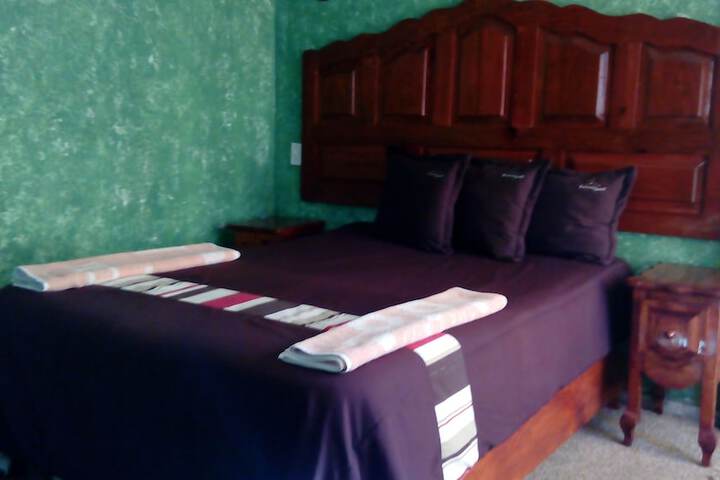 Room 2 of 36