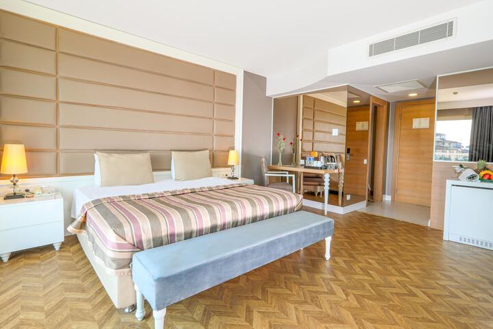 Room 66 of 280