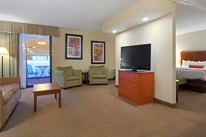 Best Western Plus La Porte Hotel & Conference Center