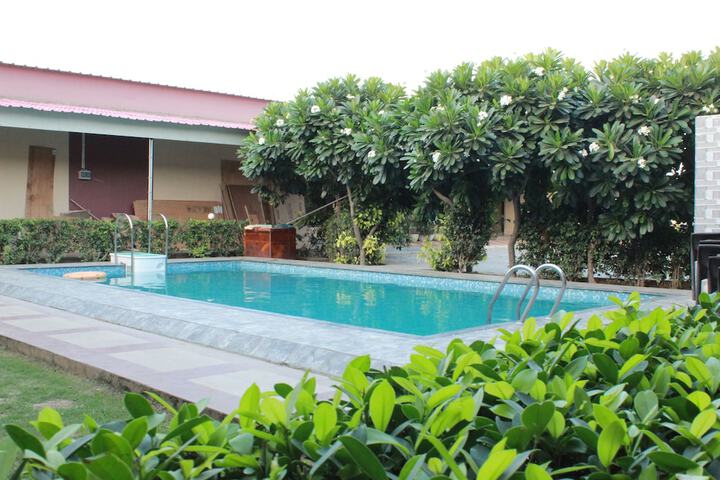 Pool 16 of 34