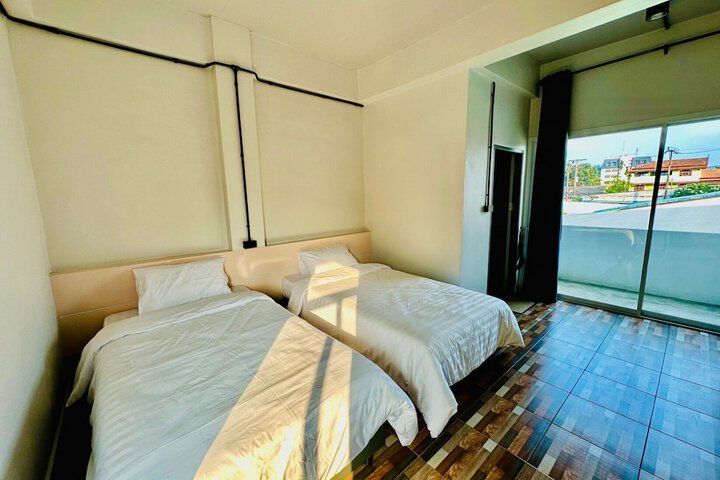 Room 2 of 7