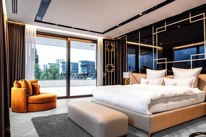 Room 12 of 47